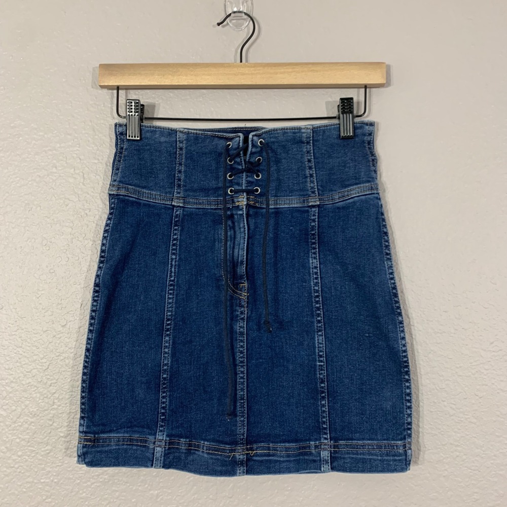 Free‎ People Denim Mini Skirt Women's Size 2 Blue Lace Up High Waist